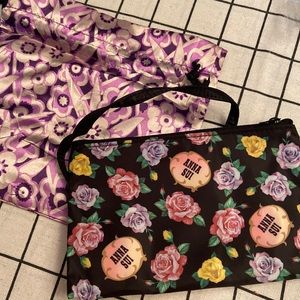 Anna Sui Cosmetic pouch